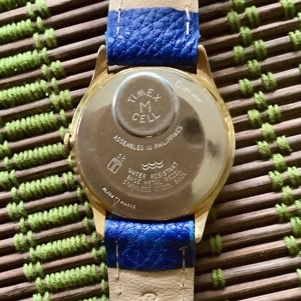 Vintage Timex M CELL Blue Star Moon Phase Quartz wristwatch - Picture 7 of 14